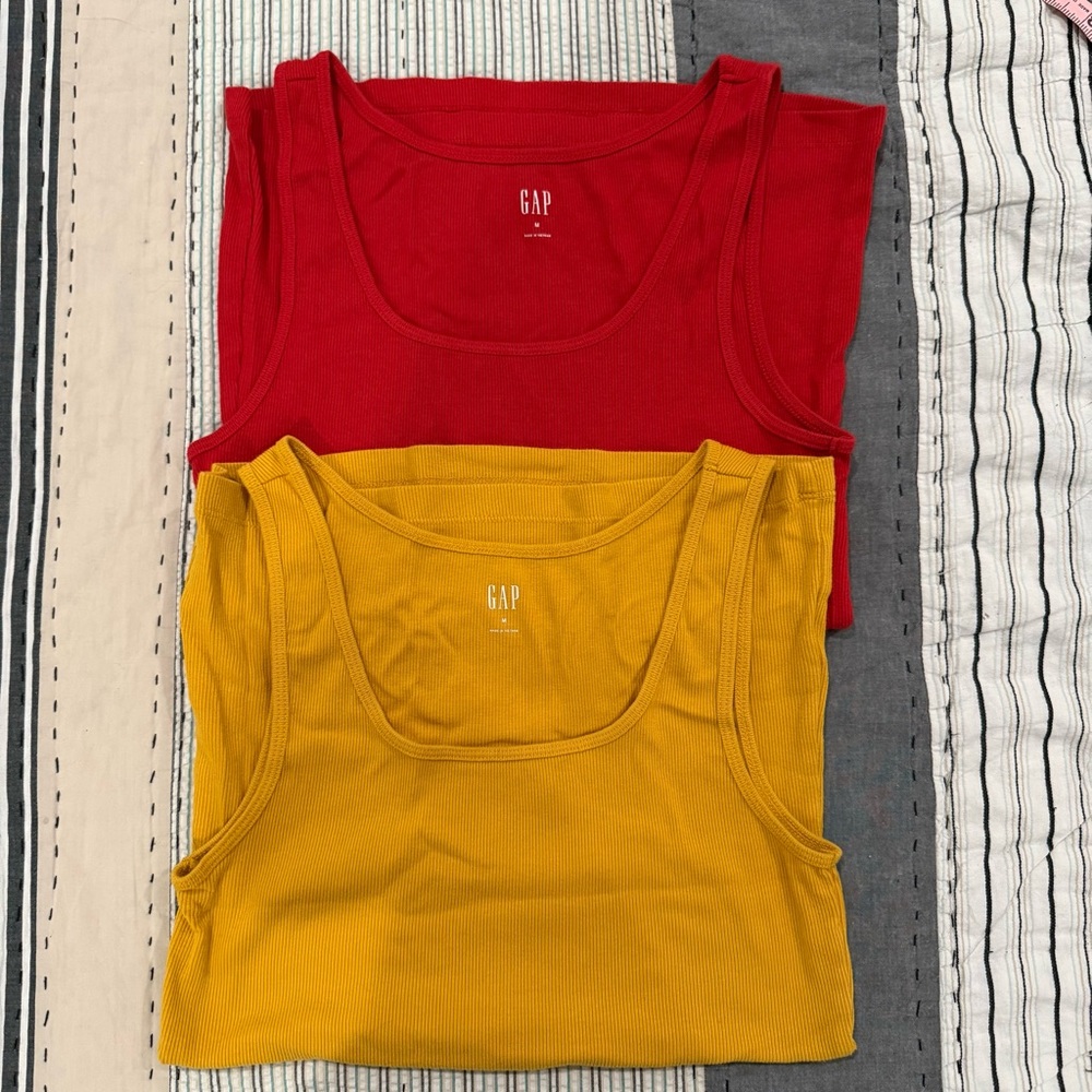 🛍️ GAP Women's Red and Mustard Ribbed Tank Tops